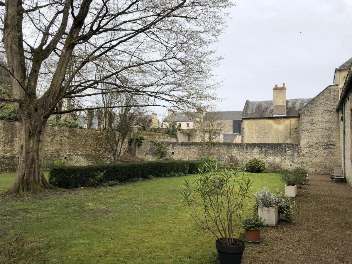 Heritage Apartment in Bayeux near Museum of Art Extérieur photo